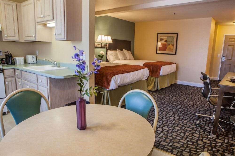 Marinwood Inn & Suites 37/43