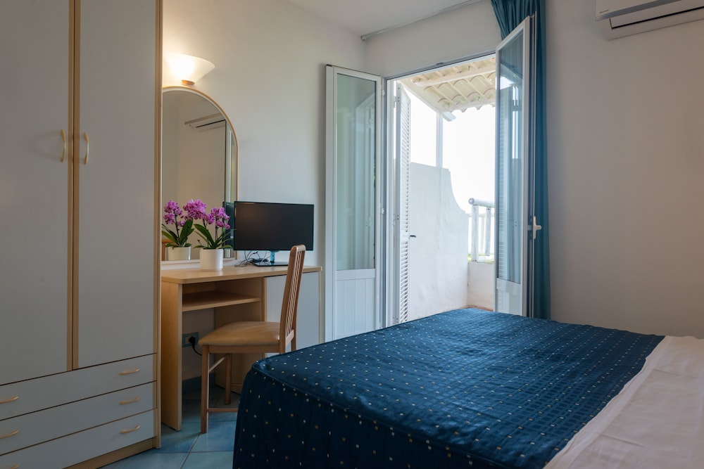 COMFORT, DOUBLE BED