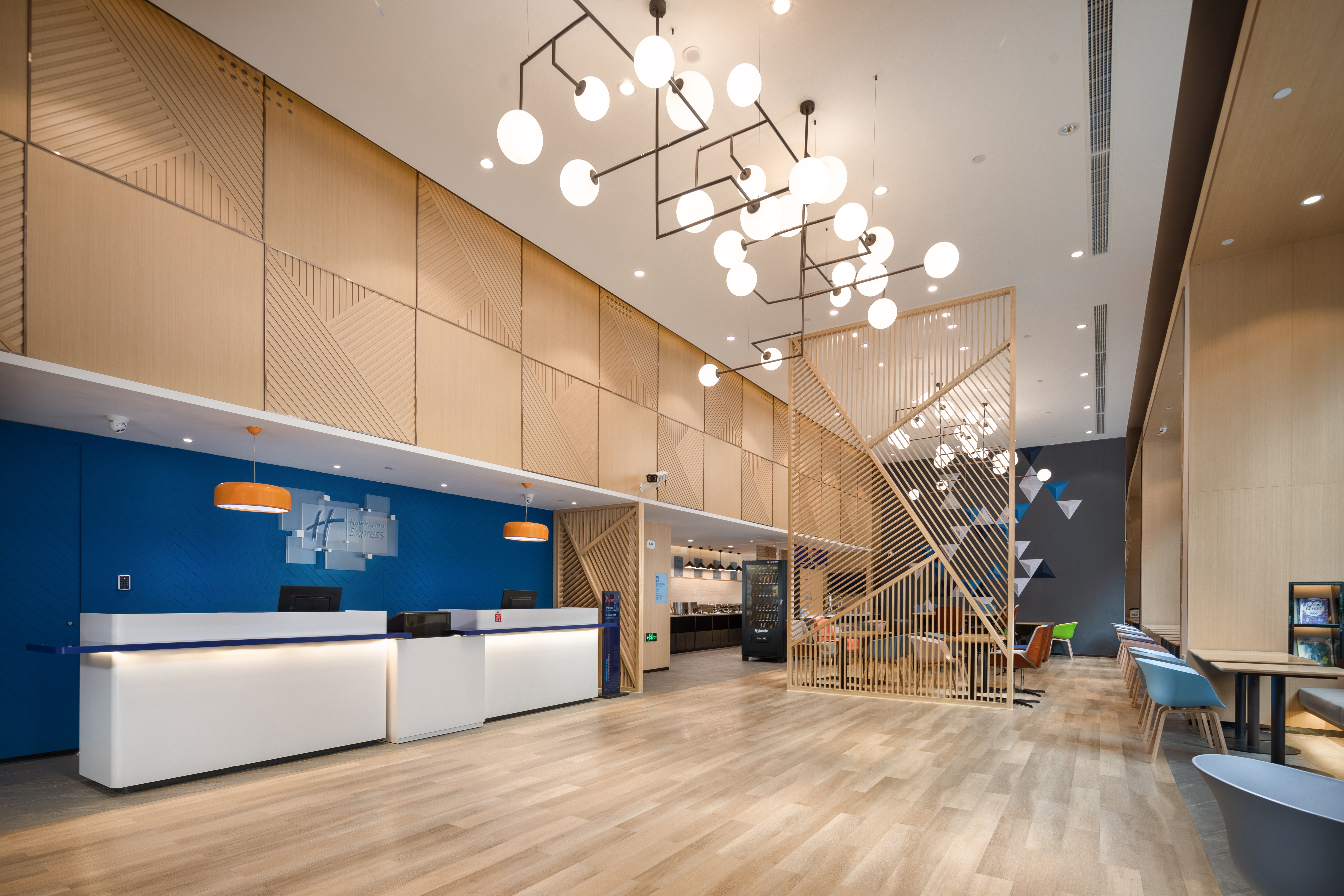 Holiday Inn Express Ningbo City Center 6/17