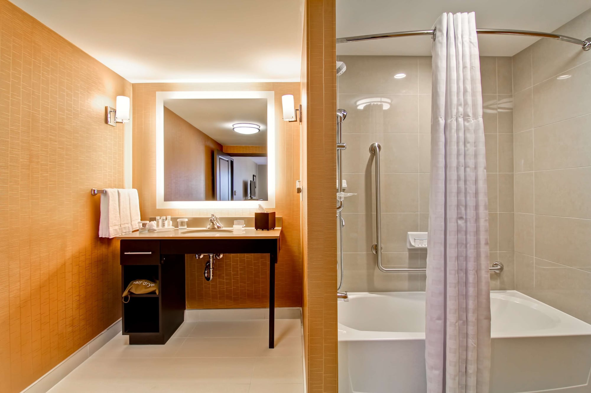 2queen Hearing Accessible Suite Nonsmoking، Homewood Suites by Hilton Waterloo/St. Jacobs 3/3