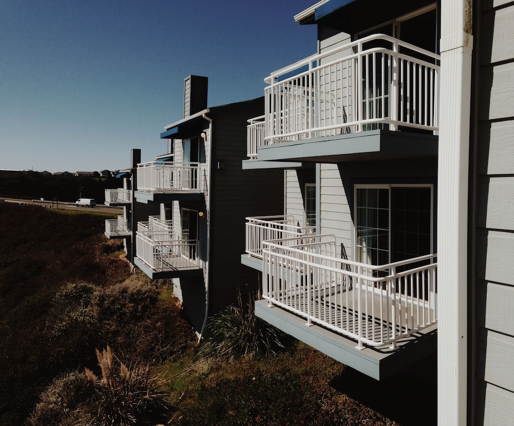 The Beach House Inn 20/28
