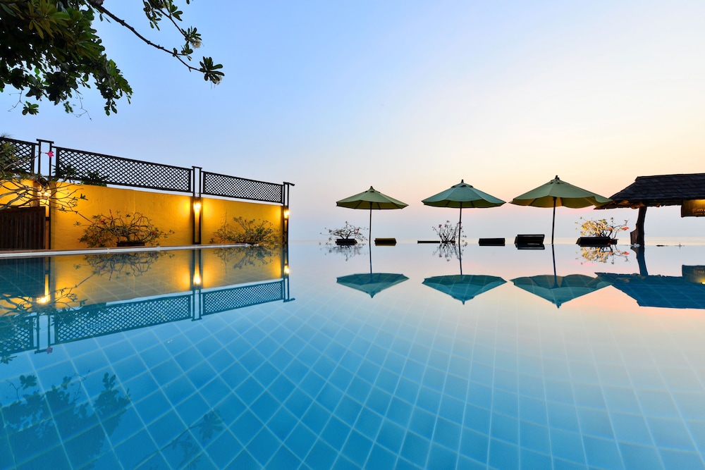 Supatra Hua Hin Resort 14/50