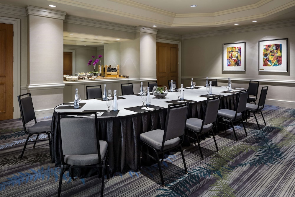 Fairmont Waterfront 63/72