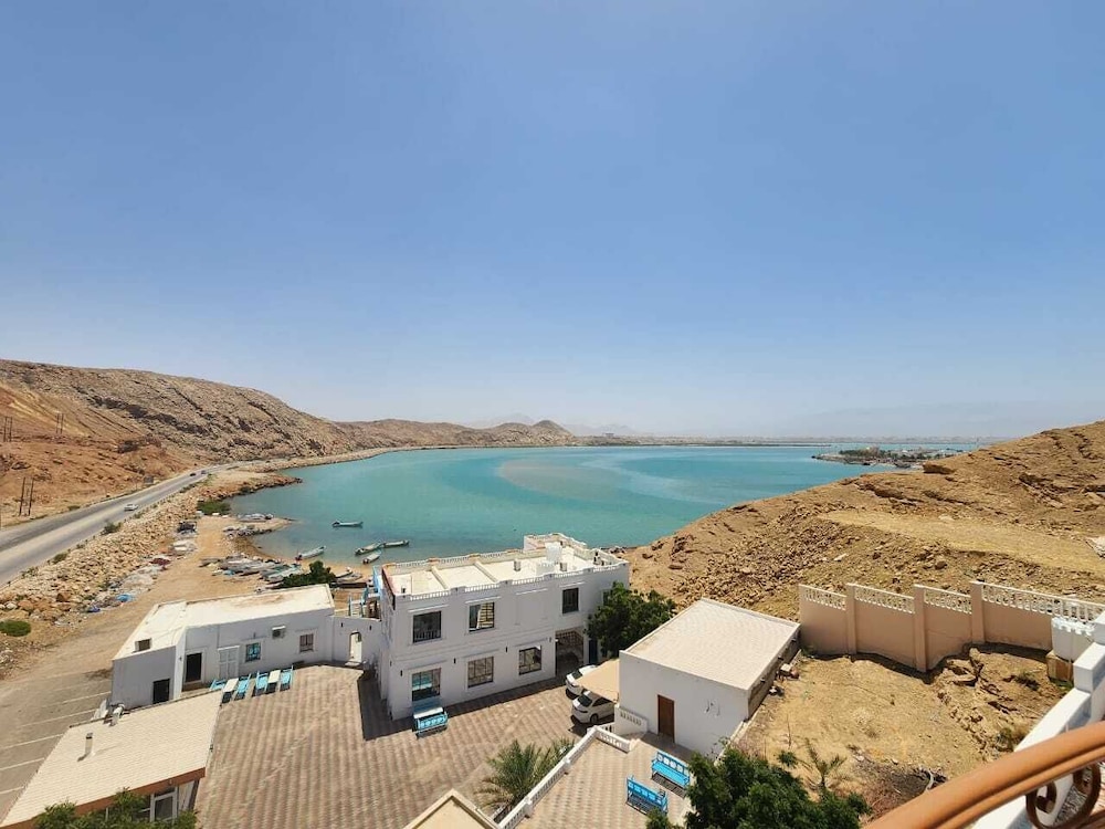 Al Ayjah Plaza Hotel 45/48