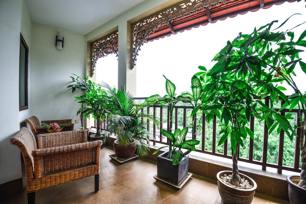 Almond Hotel - Phnom Penh 40/50