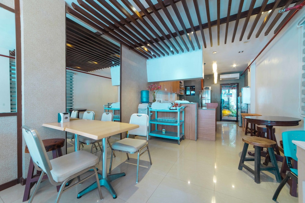 Reddoorz Plus Poblacion District Davao 27/32