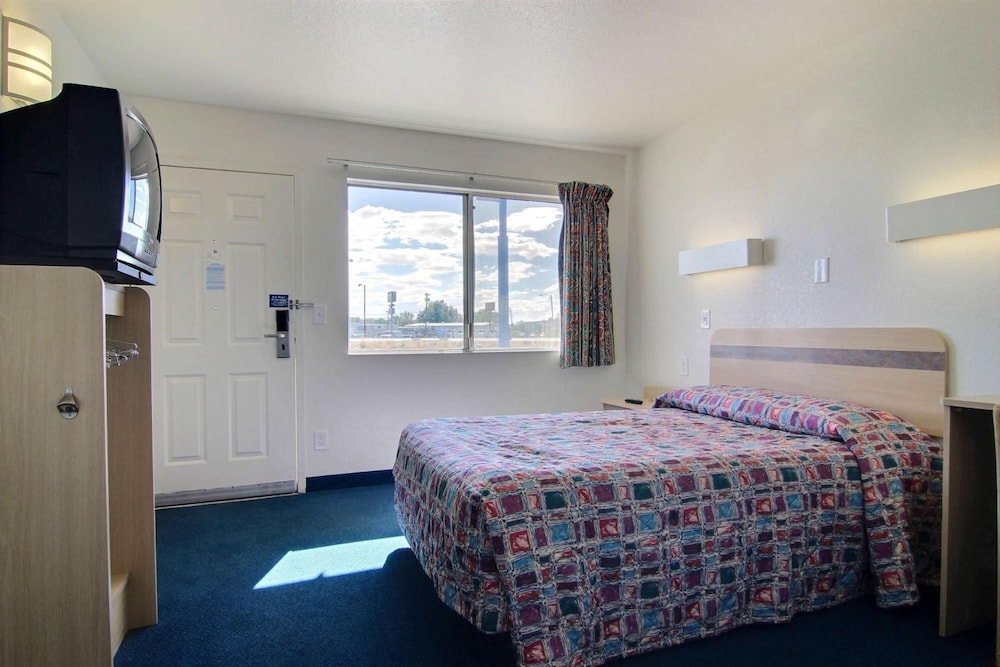 Motel6 Farmington, NM 30/65
