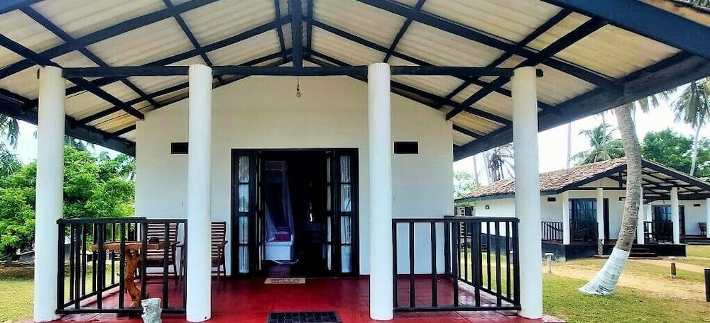 Darwins Beach Resort 30/50
