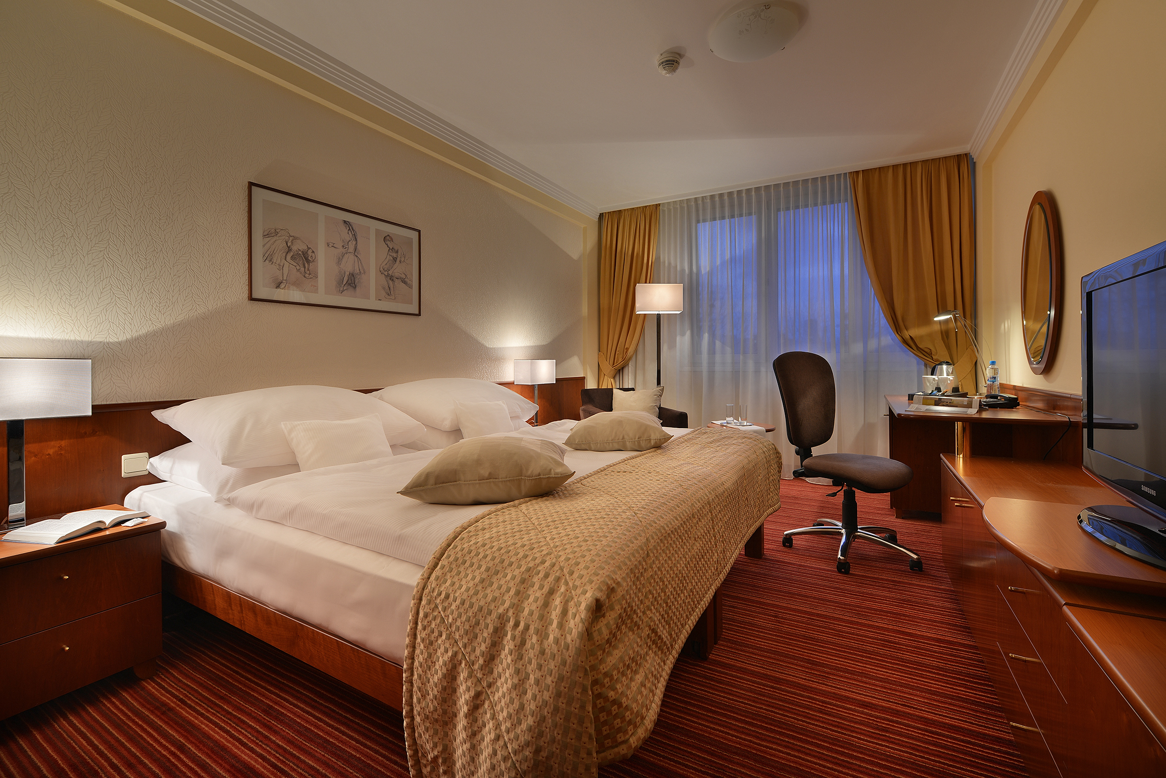 COMFORT, DOUBLE BED
