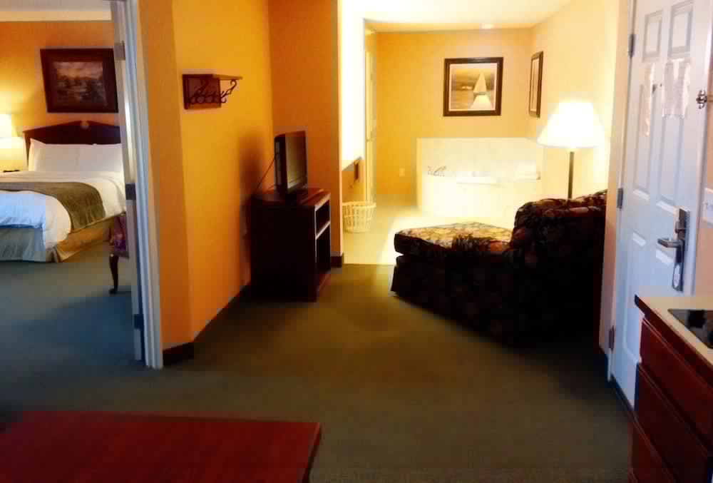Grandstay Residential Suites Hotel - Sheboygan 21/69