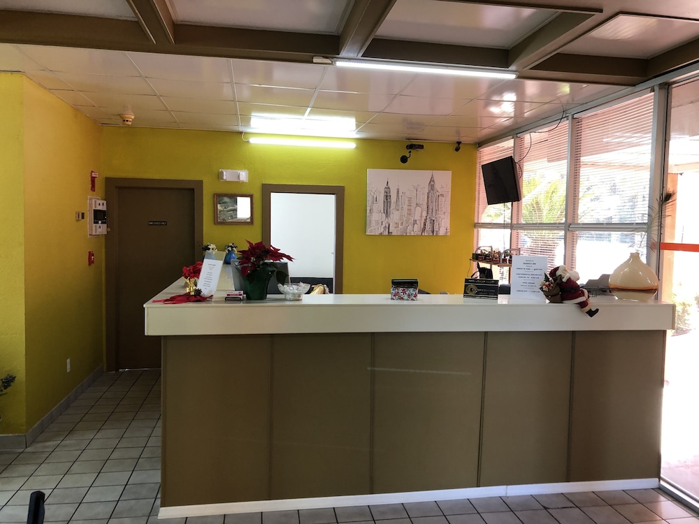Regency Inn 6/55
