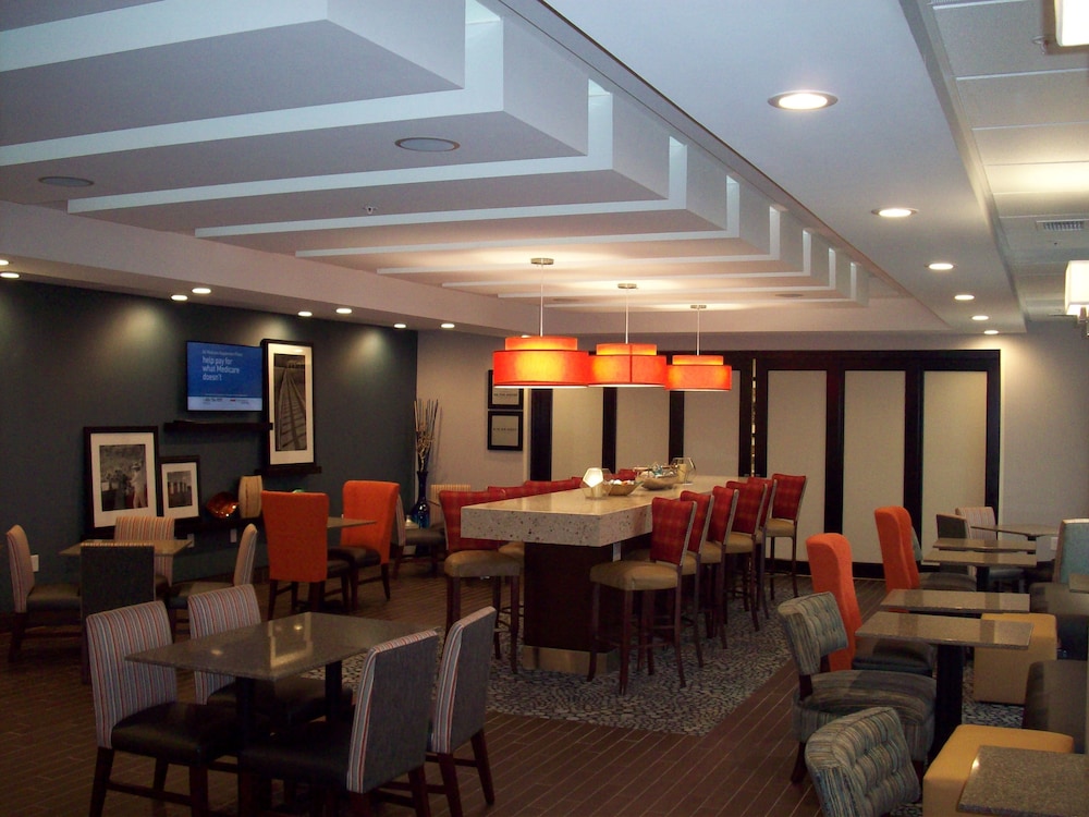 Hampton Inn Suffolk 40/53
