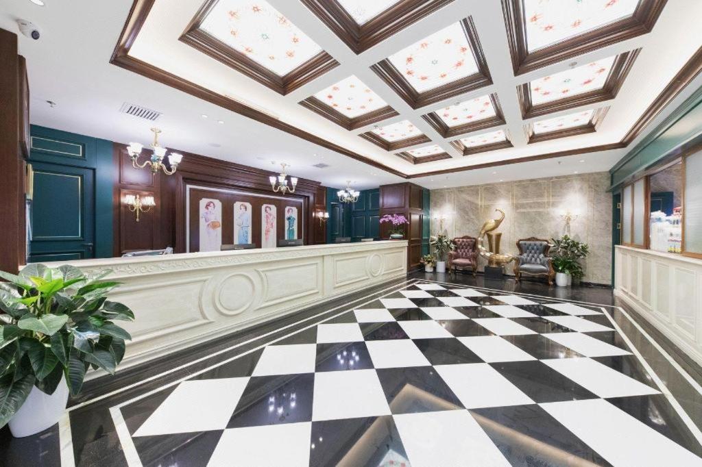 Yiting Zhenshe Hotel (Beijing Qianmen Pedestrian Street) 13/50