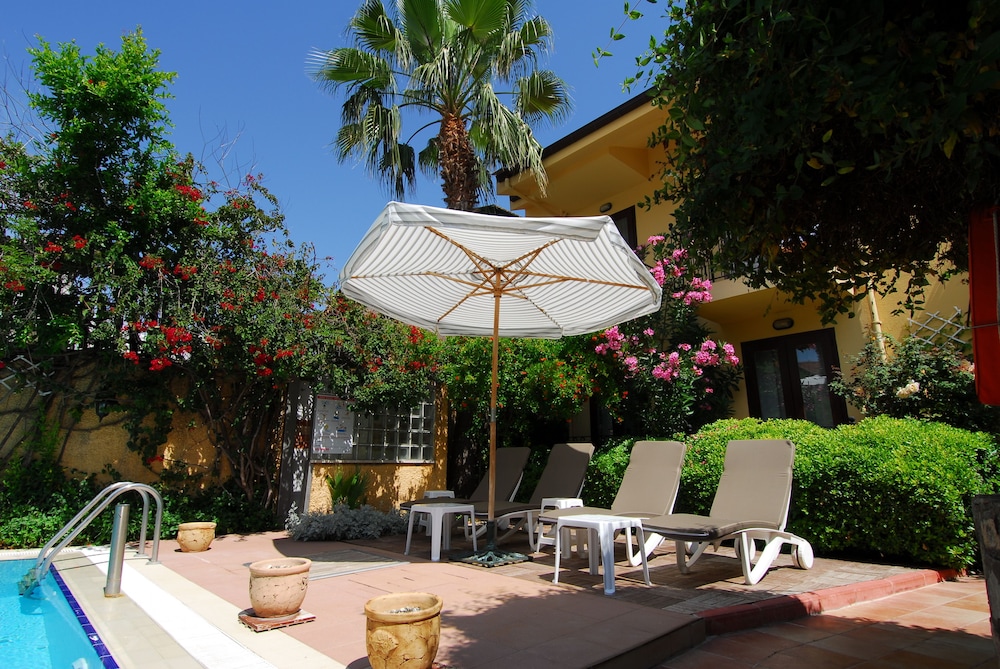 Villa Danlin Hotel 40/44