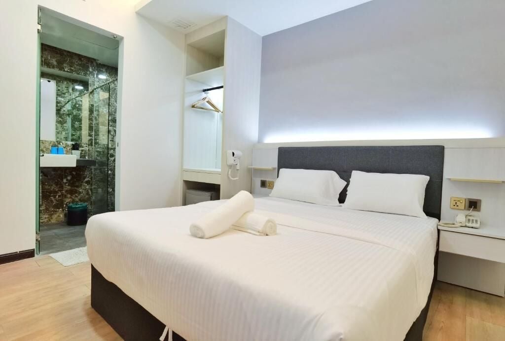 SUPERIOR, DOUBLE BED