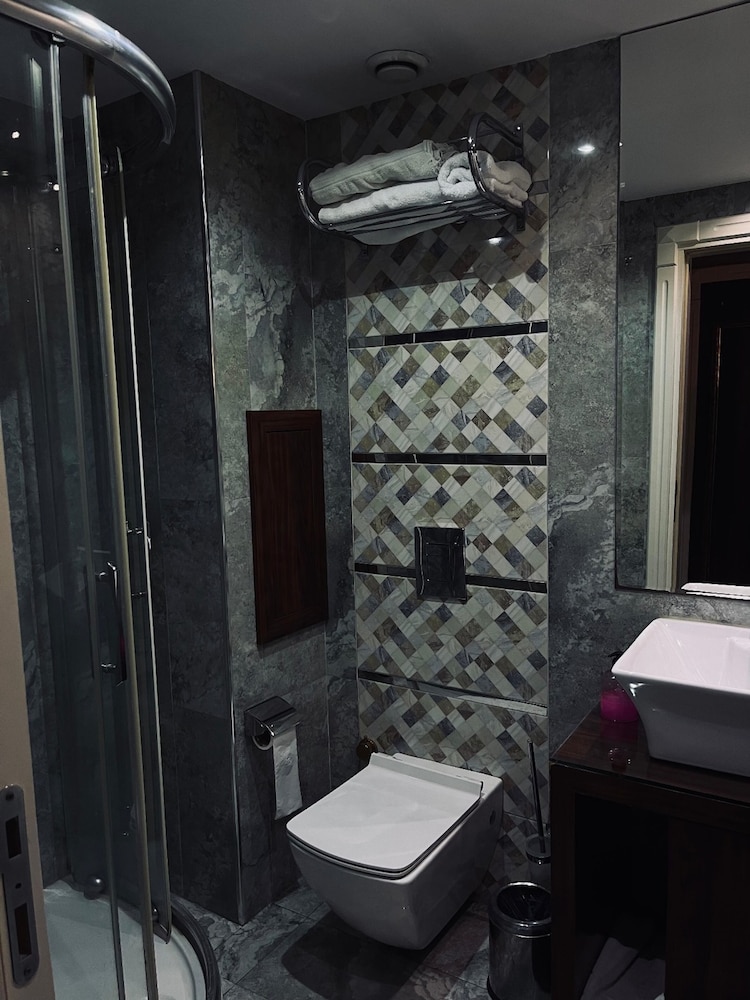 Sahra Airport Hotel 52/56