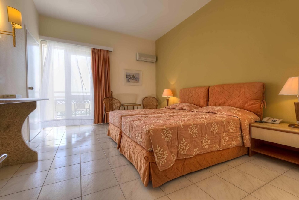 Palmariva Beach Hotel By Anayia All Inclusive Resorts 10/50