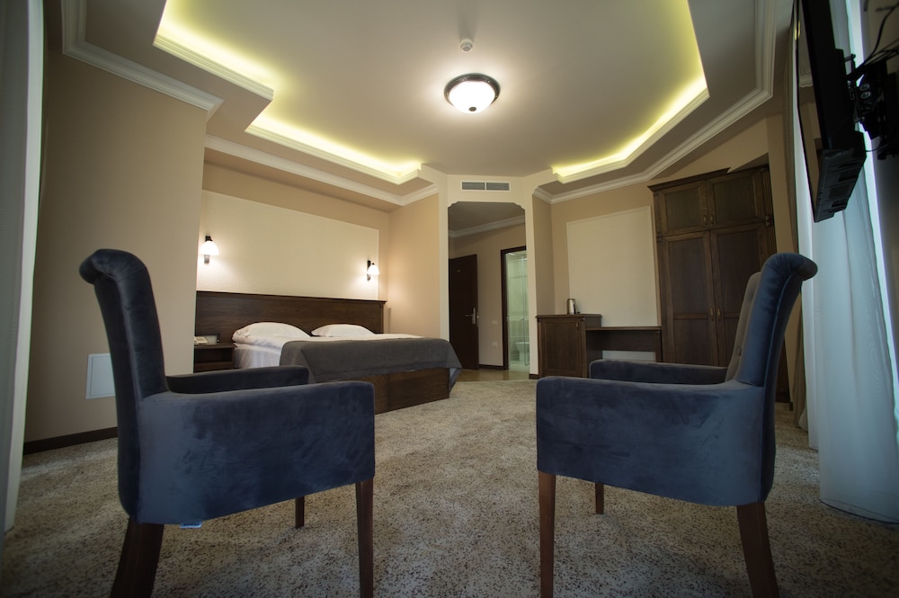 Boulevard Hotel 30/41
