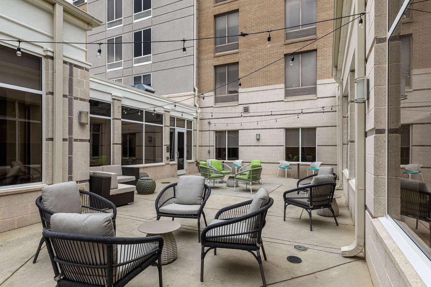 Hilton Garden Inn Atlanta East Stonecrest 41/63