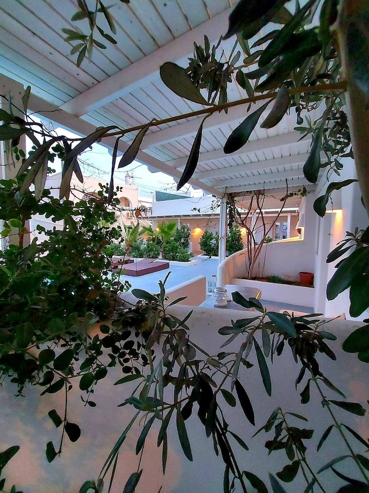 Ambience Suites 68/72