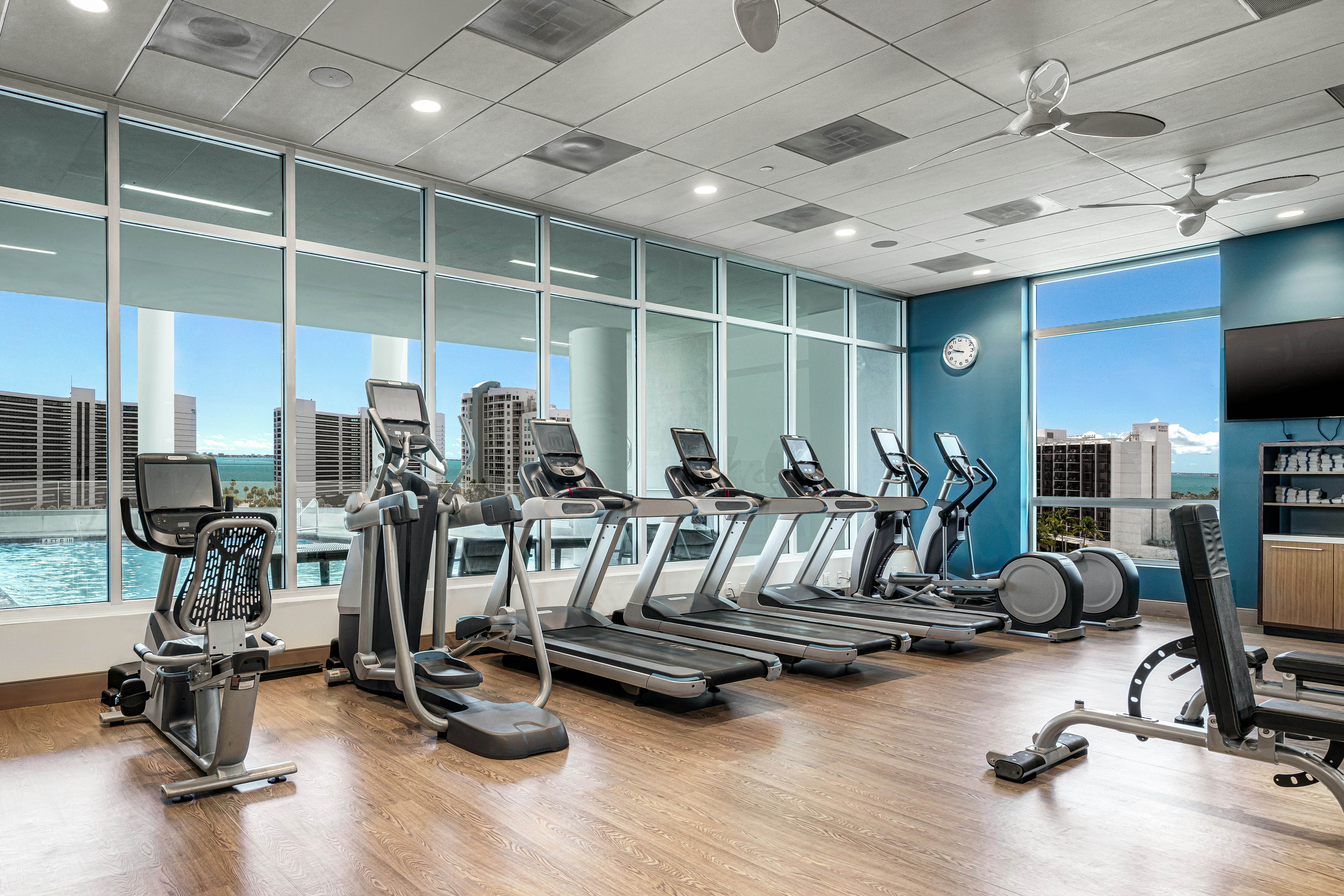 Embassy Suites By Hilton Sarasota Fl 32/65