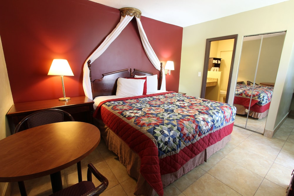 Oceans Beach Resort Suites 33/67