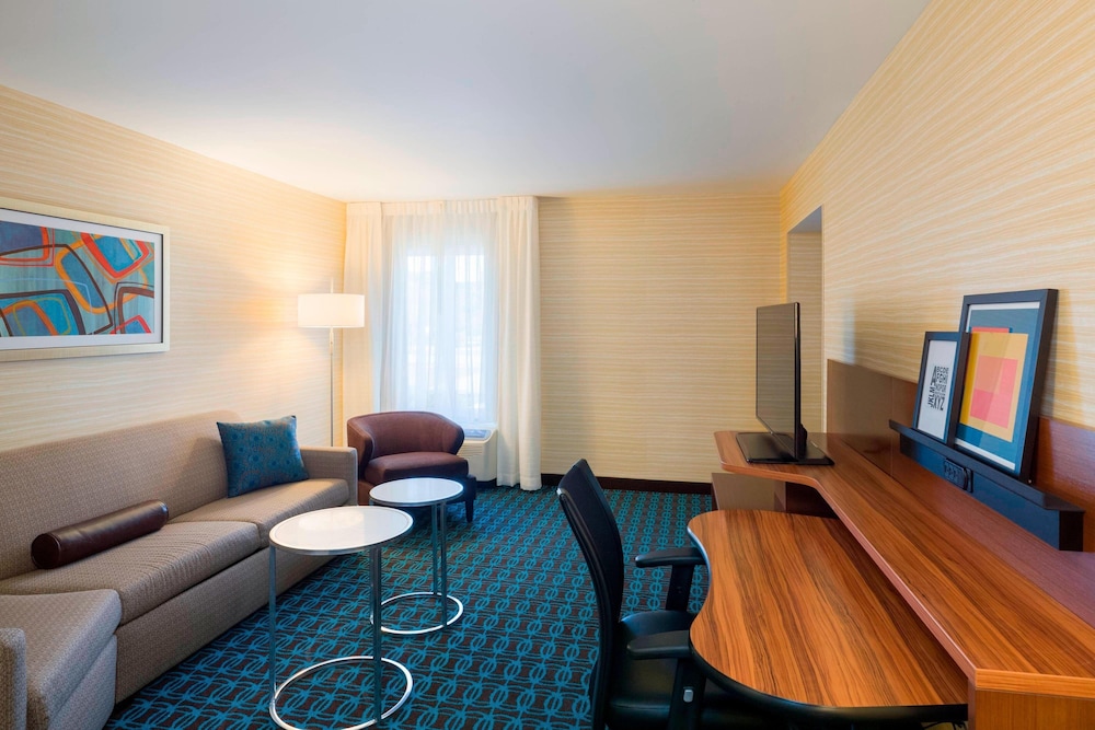 Fairfield Inn Suites By Marriott Paramus 23/47