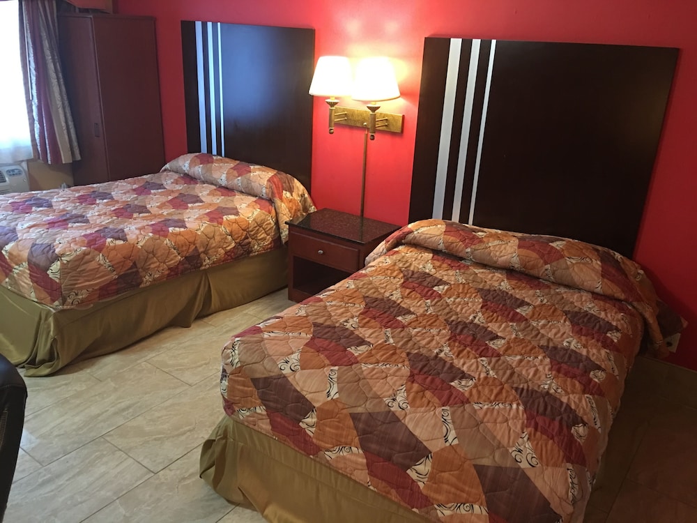Travelodge By Wyndham Bay Shore Long Island 19/41
