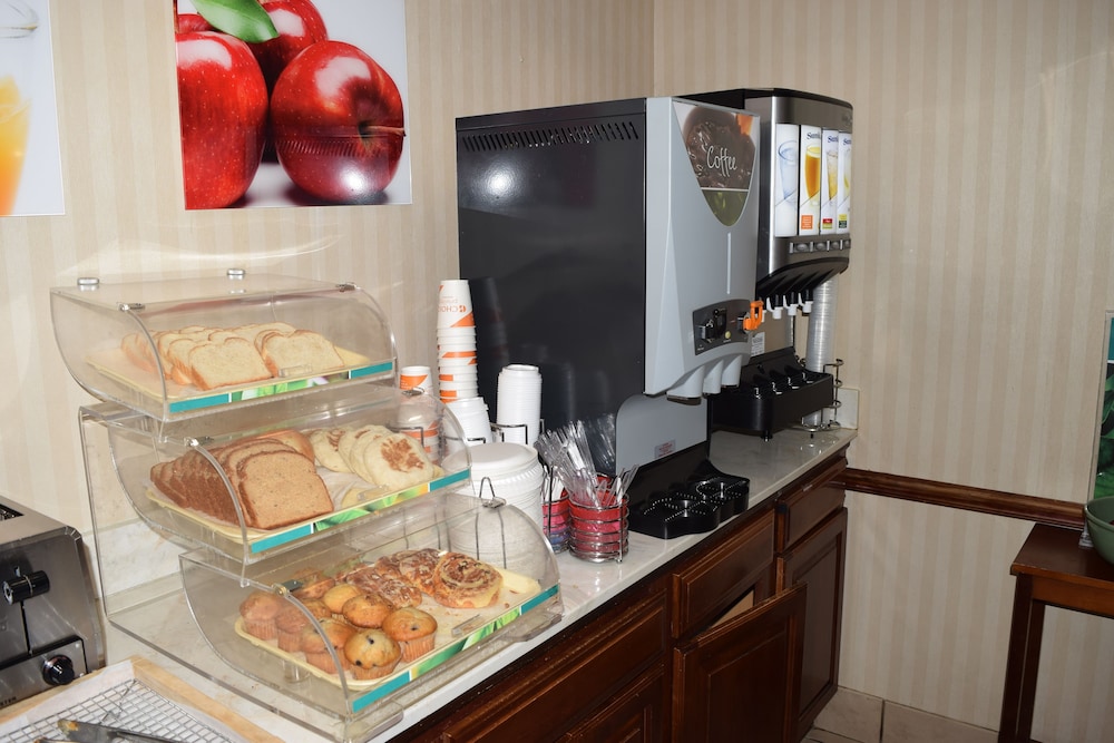 Quality Inn Rocky Mount near Event Center 27/39