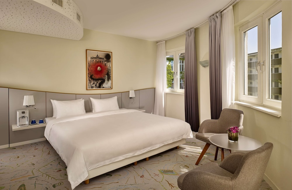 Radisson RED Berlin Kudamm 16/66