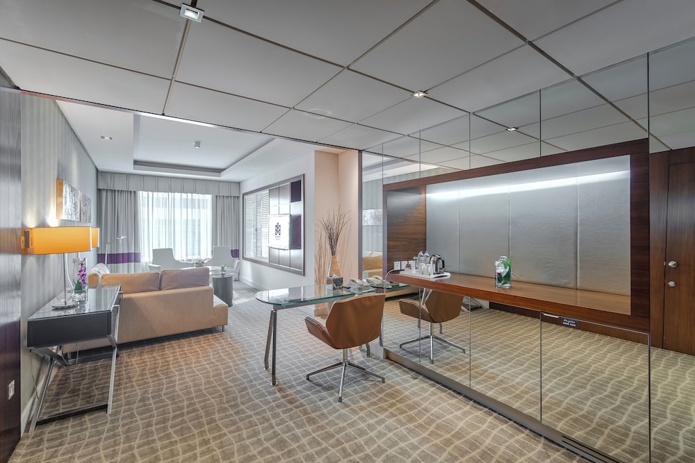 Majestic Premier Hotel Bur Dubai 25/50