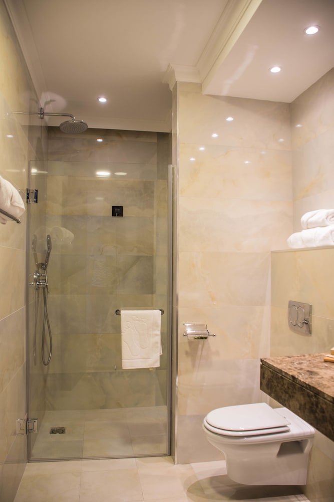 Xenon Hotel 44/50