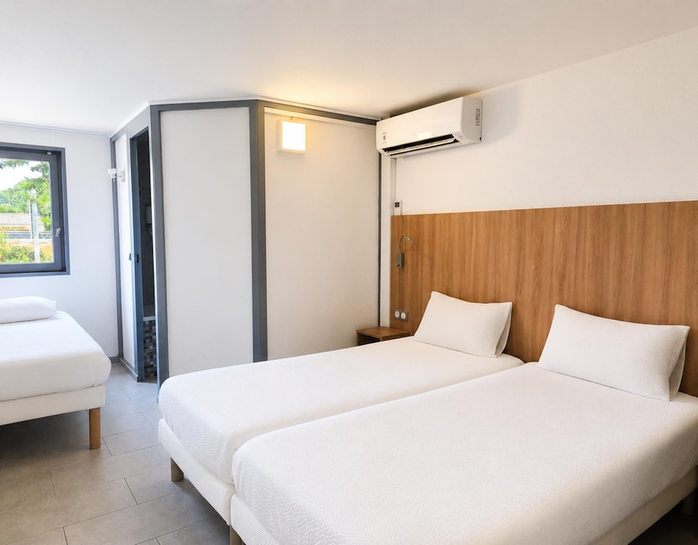 BRIT HOTEL PLAISANCE 12/61