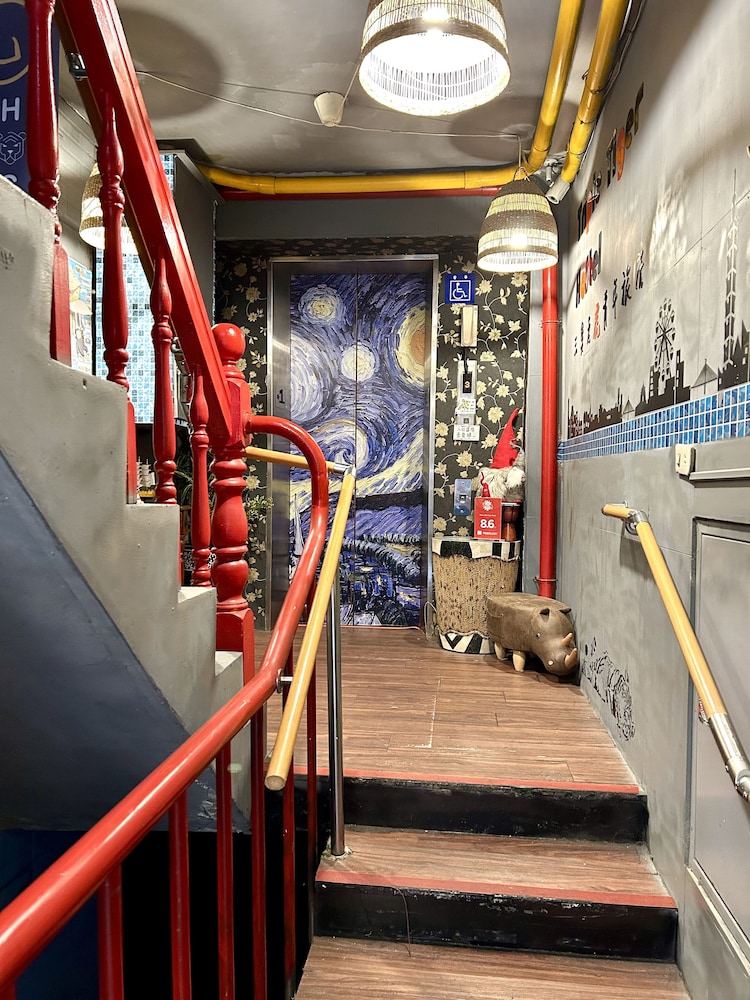 Ximen Triple Tiger Hostel 43/50