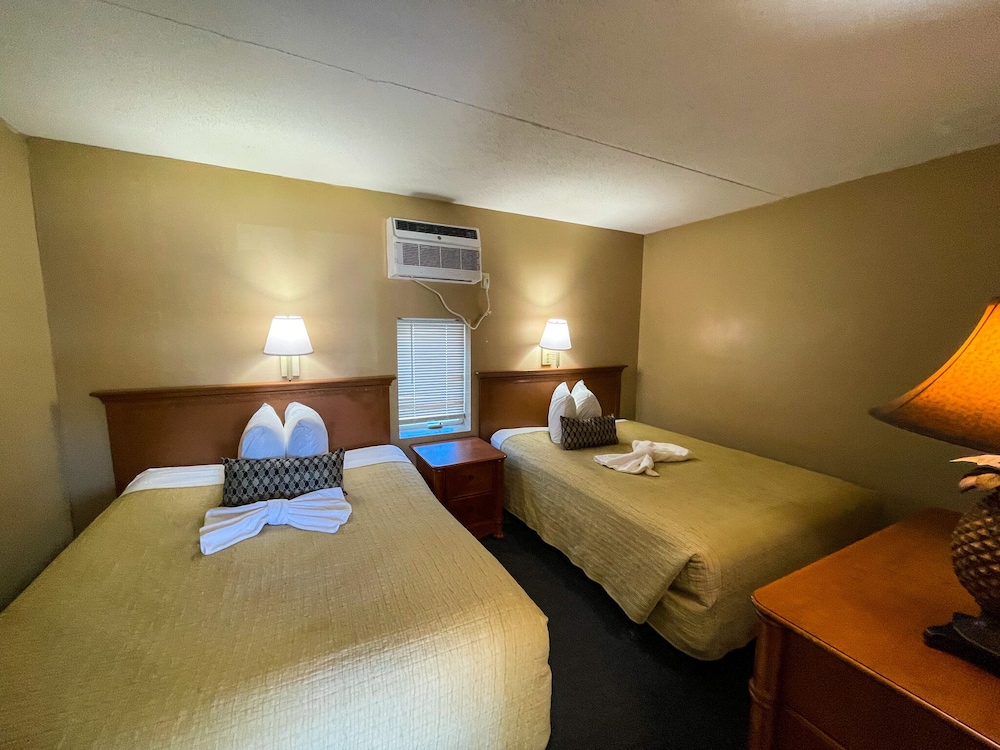 The Oceanfront Viking Motel 20/40
