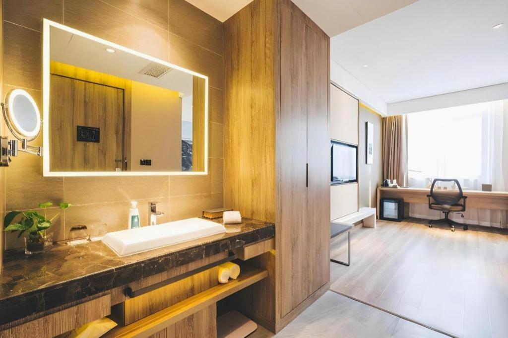 Vienna Hotel (Shanghai Hongqiao International Exhibition Center Huaxin) 28/28