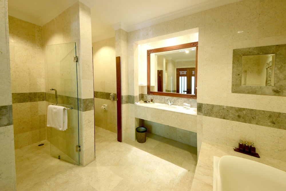 The Grand Bali Nusa Dua 10/70