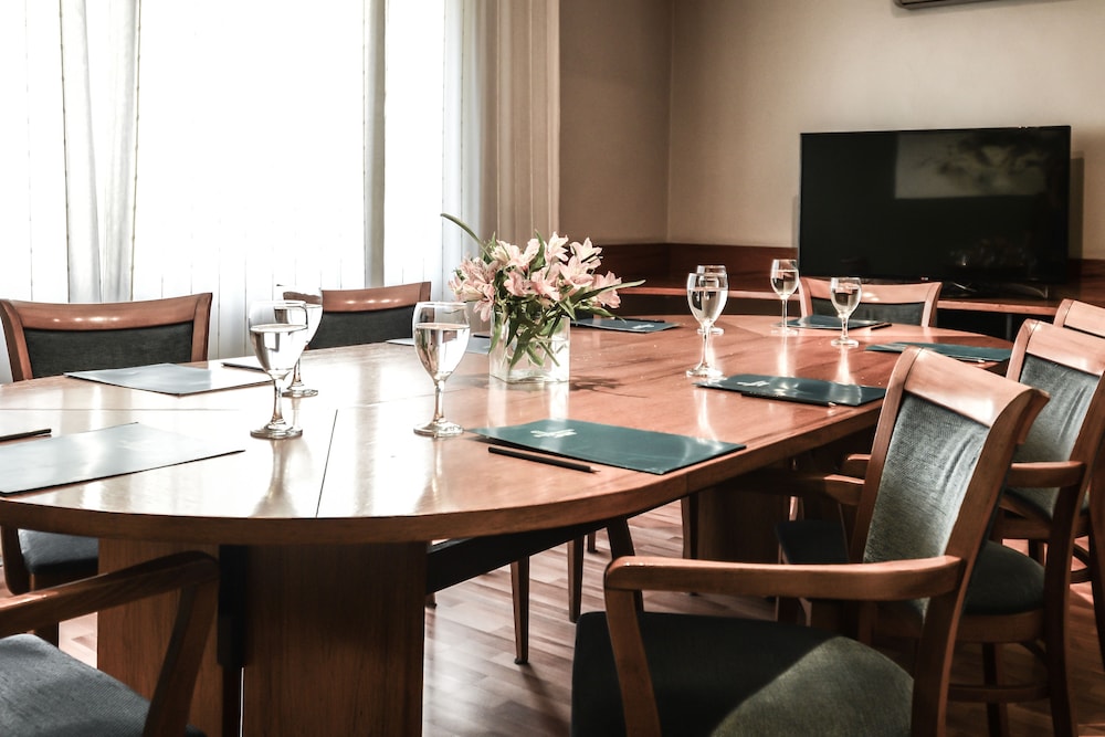 Portal Plaza Suites 46/50