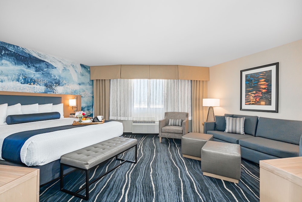 غرفة قياسية بسرير كينج مع أريكة، Best Western Plus Marina Gateway Hotel 3/5