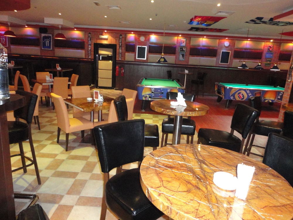 restaurant cafeteria