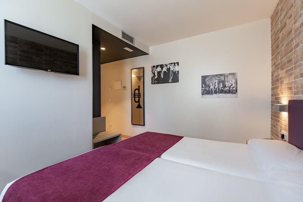 Colectia Hotel Urumea 11/76