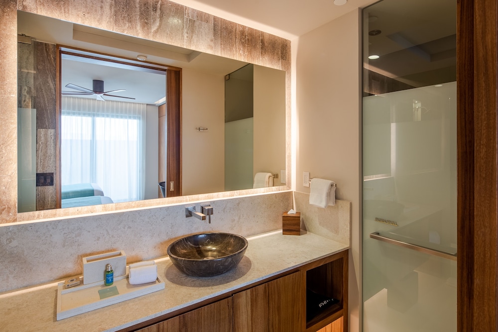 The Club at Solaz Luxury Villas 70/70