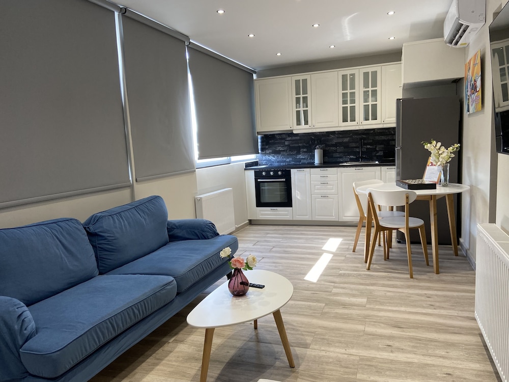 Connect Studios & Apartments 22/47