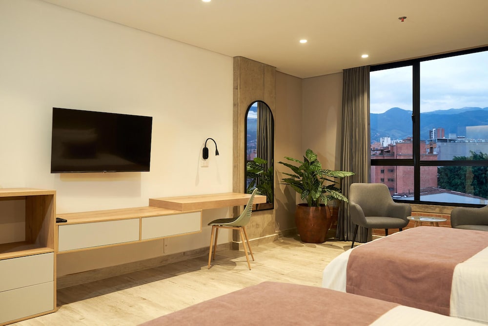 Eutopiq Hotel 45/58