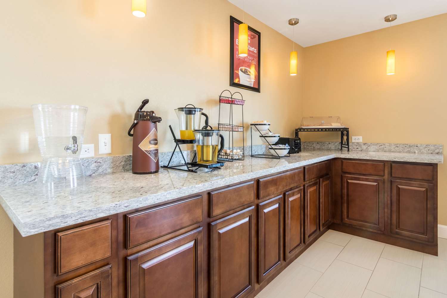 Econo Lodge Inn & Suites North Little Rock near Riverfront 14/14