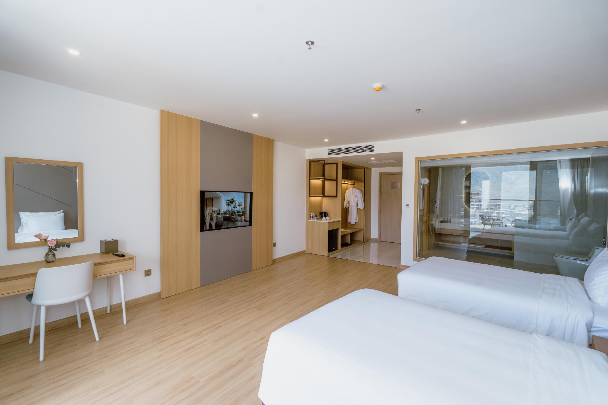 Deluxe, Triple, 1 Double and 1 Single Bed, Sea View, Balcony
