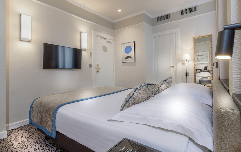Hotel Du Bois Champs-Elysees 8/50