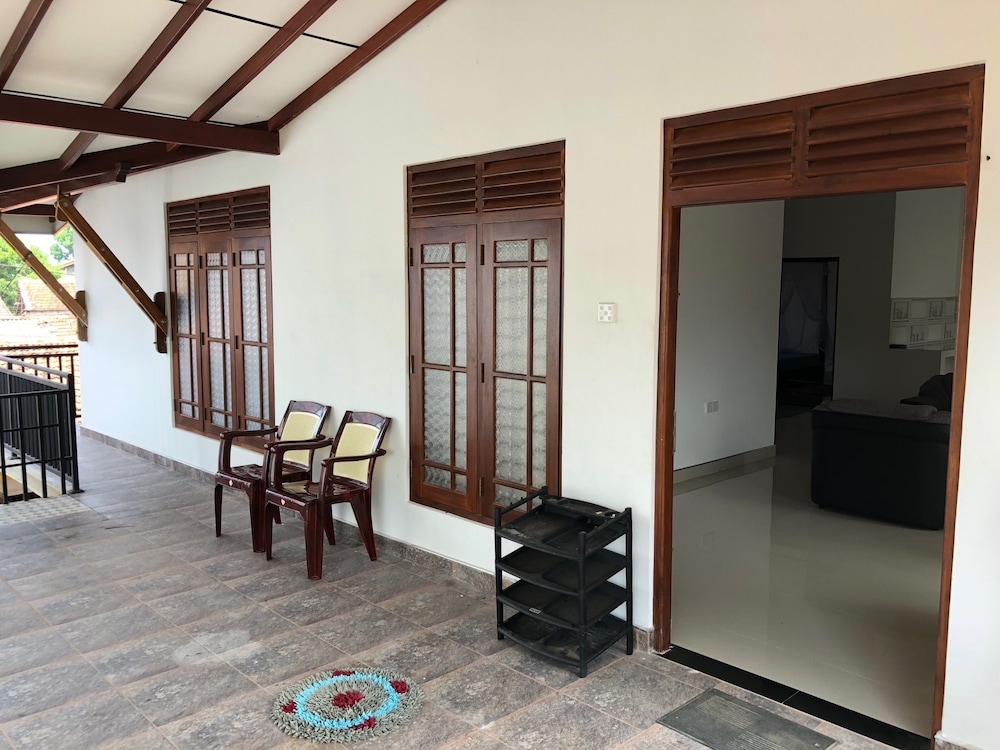 Padmi Villa 15/16