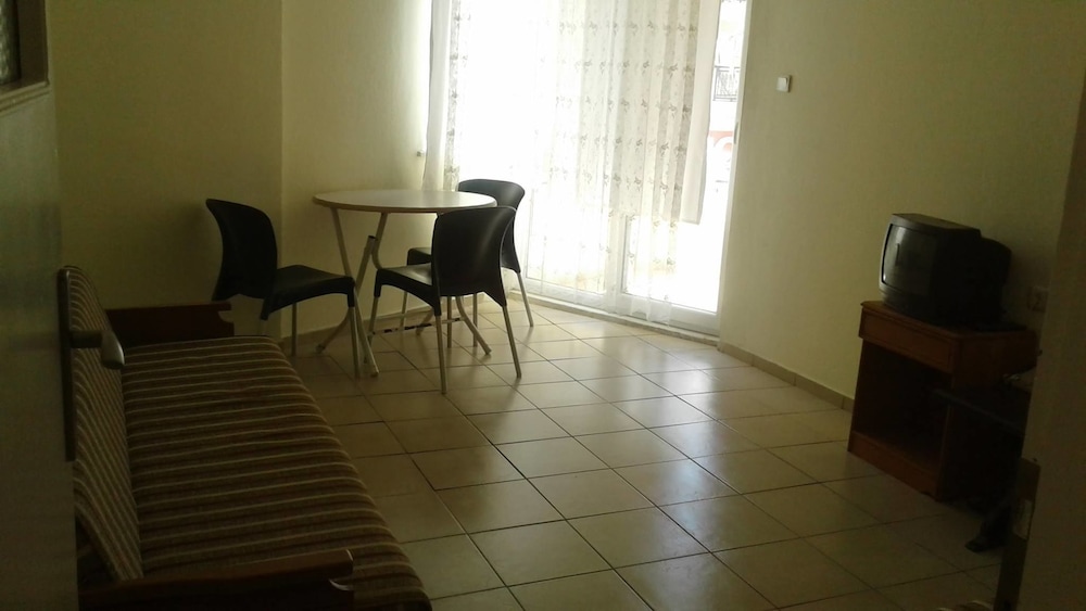 Ipek Apart Otel 8/17