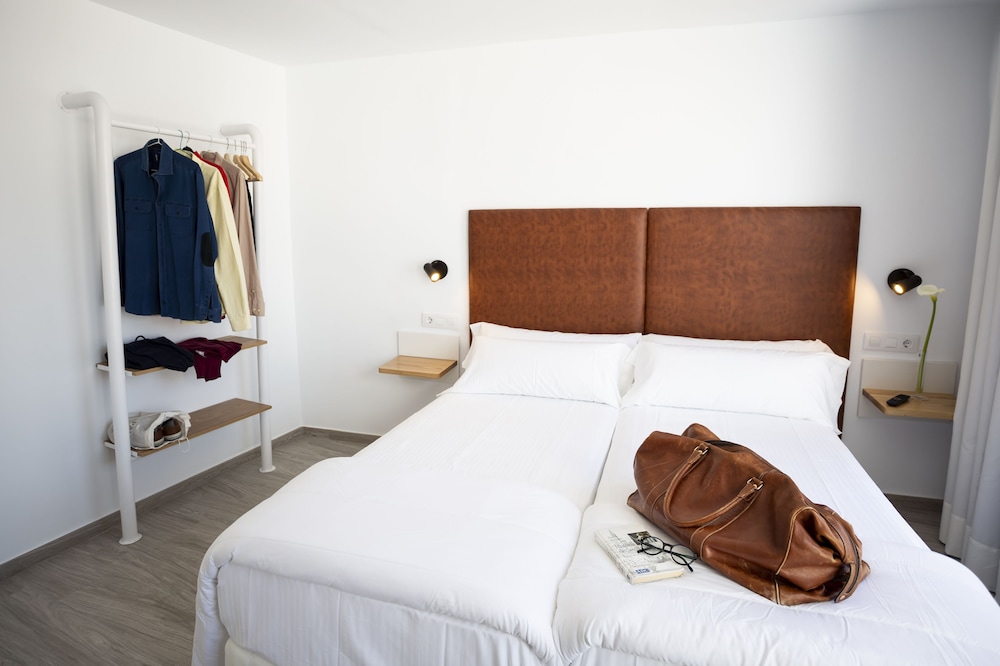 STANDARD, DOUBLE BED
